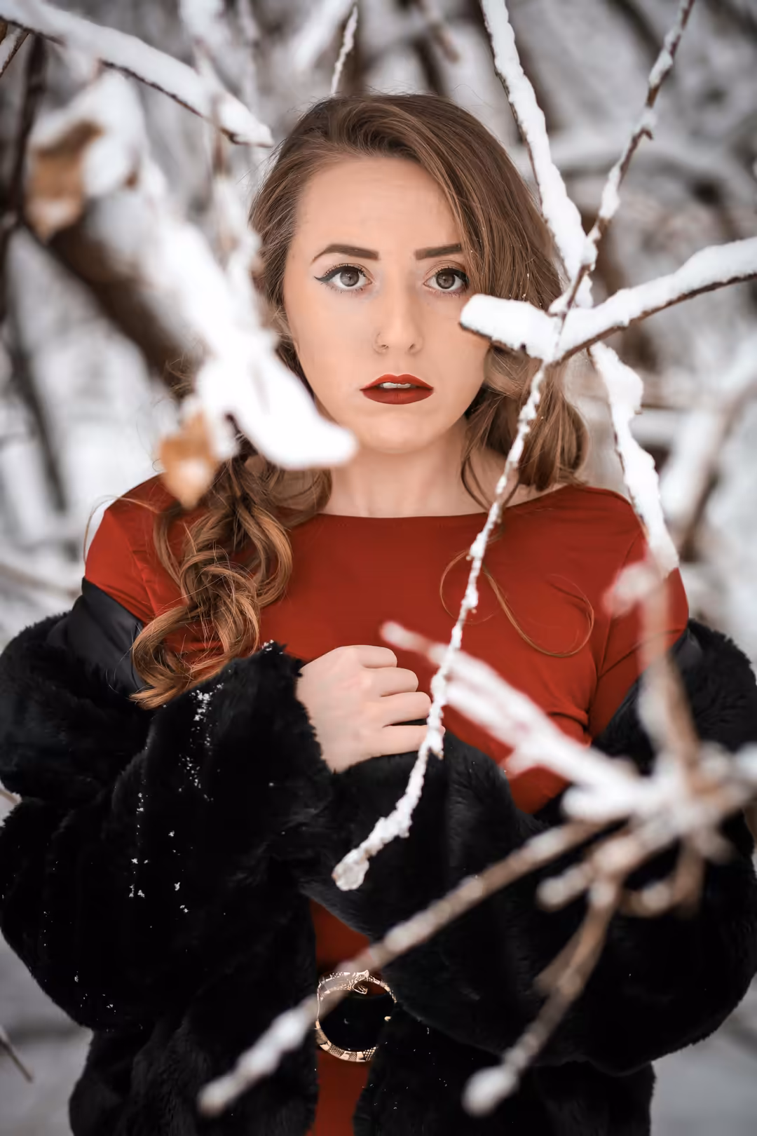 Pexels Sierra Koder 94542064 9229772 — vertical abstract 4K wallpaper