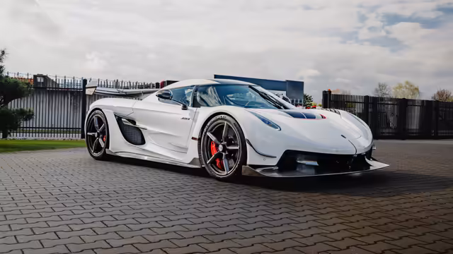 Koenigsegg Jesko White Performance