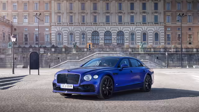 Bentley Flying Spur Hybrid Luxury