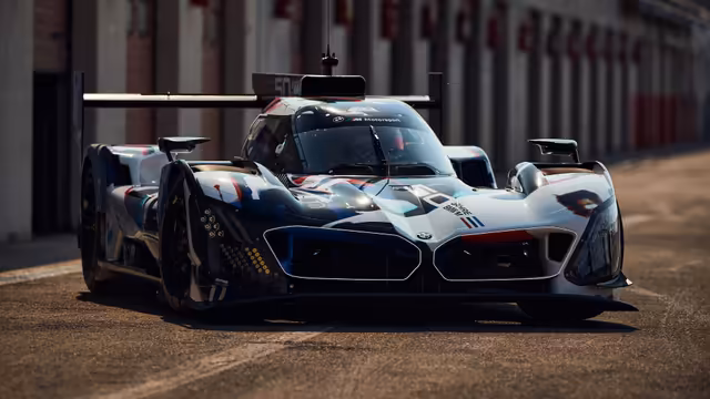 BMW M Hybrid V8 Racing Machine